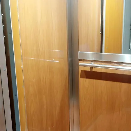 Double Old Town - Architectural Gem With Modern Flair דירה *