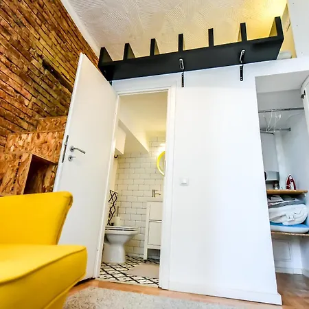 AcademieiTwo >< Double Studio in Old Town Bucarest