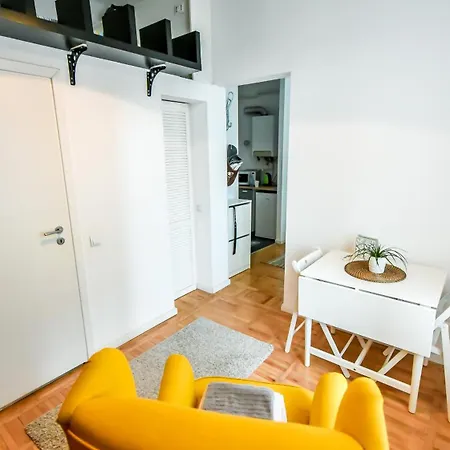 Architectural Gem With Modern Flair - Double Studio Old Town Apartment *