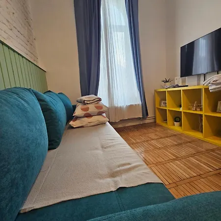 Architectural Gem With Modern Flair - Double Studio Old Town Apartment *