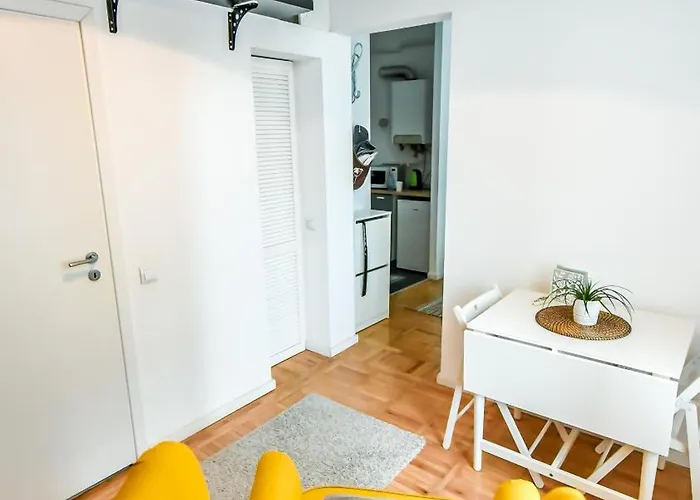 Architectural Gem With Modern Flair - Double Studio Old Town Апартаменти *