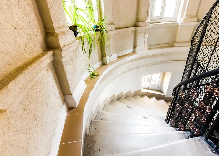 Double Old Town - Architectural Gem With Modern Flair Βουκουρέστι