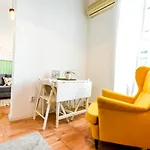 Academieitwo >< Double Studio In Old Town 아파트 부쿠레슈티